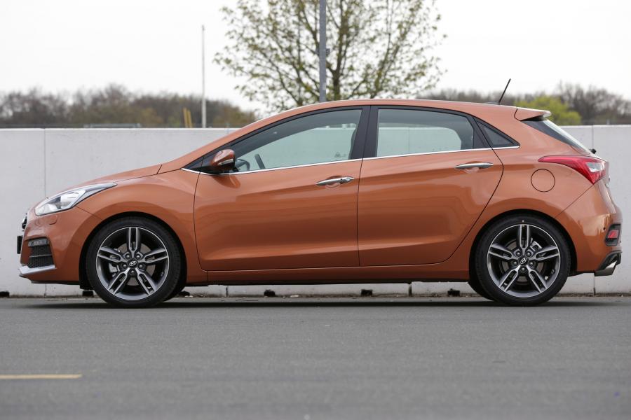  Hyundai i30 5-Door Turbo 2015 года  (фото 7 из 23)